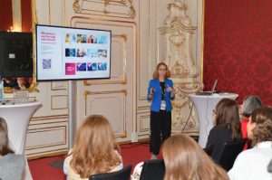 Workshop der Plattform Erwachsenenbildung am HR Inside Summit 2022: Valerie Michaelis über Digital Dexterity