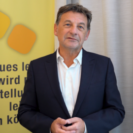 Mag. Martin Röhsner – „New Work“ & „Trends in der Weiterbildung am Beispiel Künstlicher Intelligenz und Microcredentials“ Mag. Martin Röhsner – „New Work“ & „Trends in der Weiterbildung am Beispiel Künstlicher Intelligenz und Microcredentials“