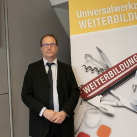 Zukunftstrend in der beruflichen Weiterbildung: Transparenz und Transportierbarkeit von Kompetenzen Zukunftstrend in der beruflichen Weiterbildung: Transparenz und Transportierbarkeit von Kompetenzen